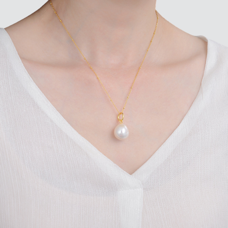 BIG PEARL NECKLACE