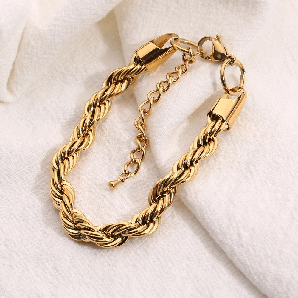 TWISTY CHUNKY CHAIN BRACELET