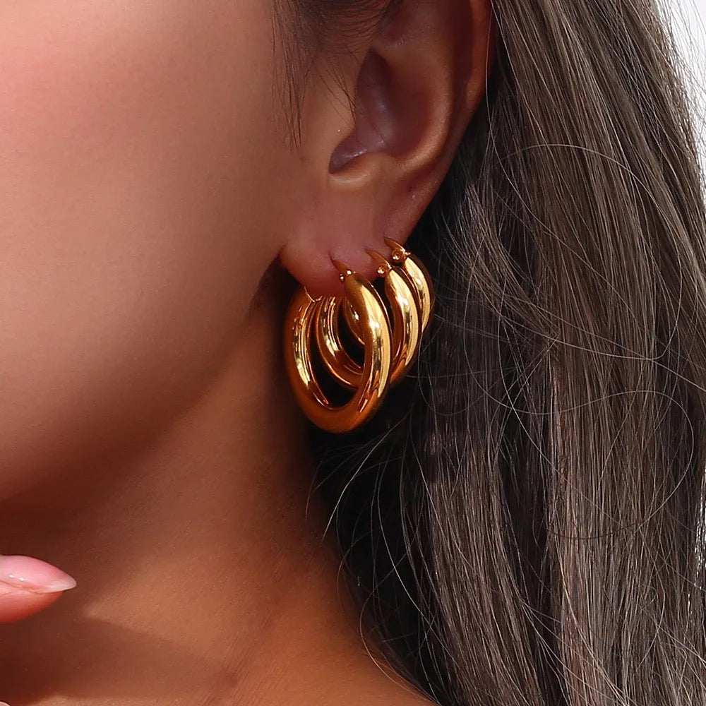 CLASSIC CHUNKY HOOPS EARRINGS