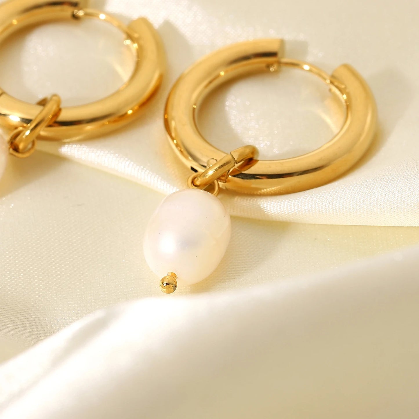 PEARL HOOPS EARRINGS